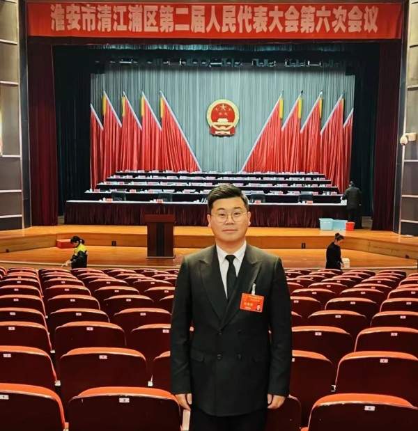 宠物医生转型人大代表：守护生命与行业规范(图1)