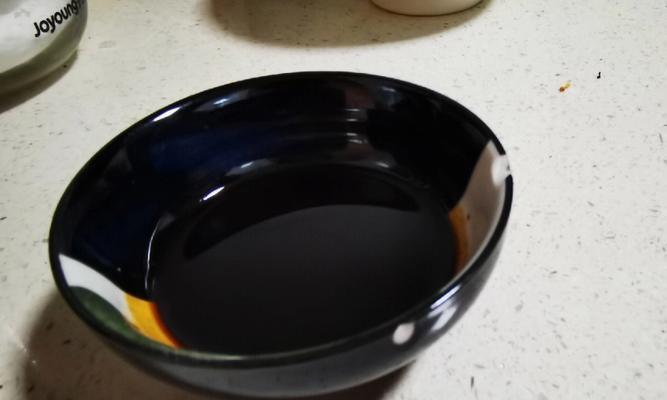 揭秘狗狗便便为什么是黑色的奥秘（黑色便便的成因和健康指示解析）(图2)